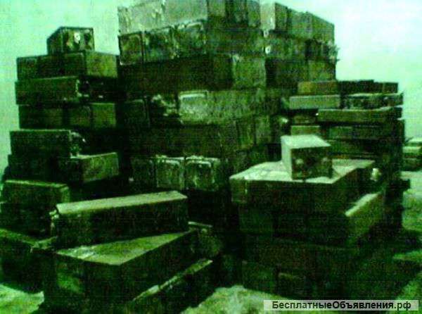 Старые аккумуляторы АКБ б/у