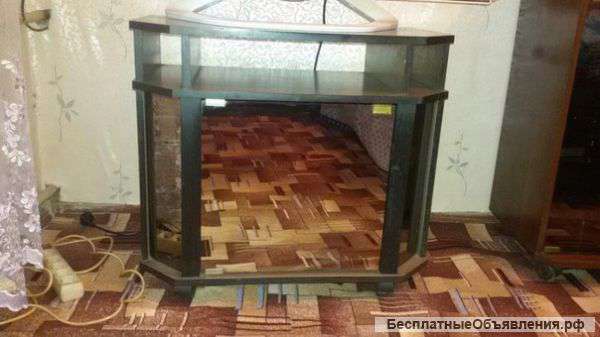 Стенку, шкафы, стол, тумбочки
