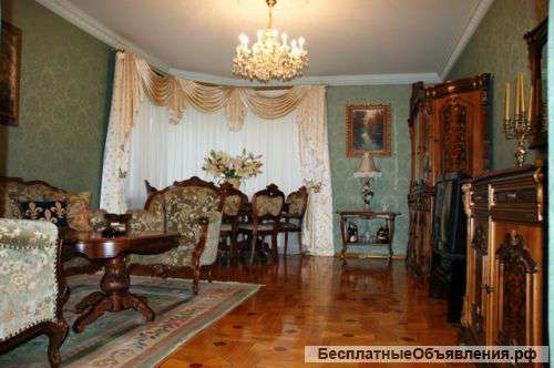 Продам трешку в элитном доме в центре