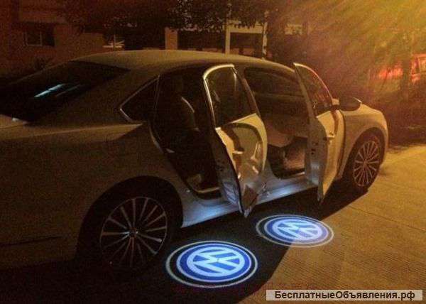 Лазерный проектор в двери авто логотип газ Волга