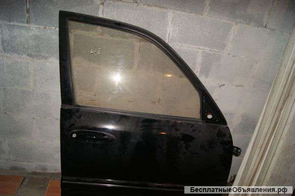 Дверь передняя правая,на lexus lx470