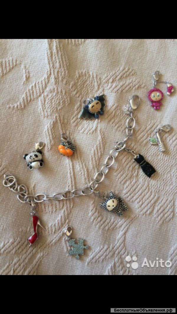 Браслет Svarovski с шармами