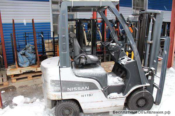 Вилочный погрузчик бензин Nissan LPL02A25J