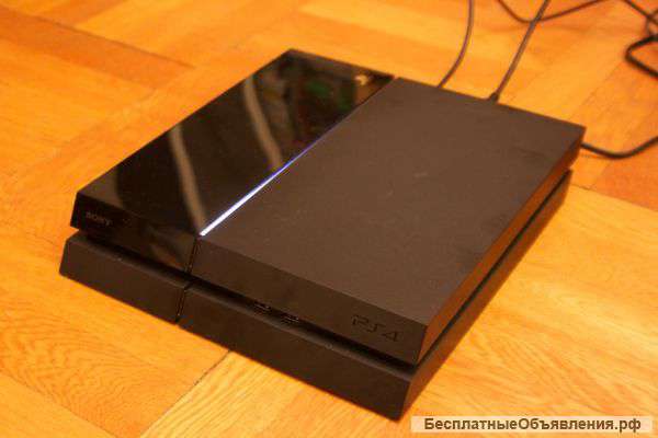 Sony PS4 с двумя джойстиками и играми