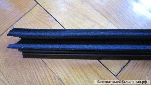 LR012117 Range Rover Vogue 2002-2009 Уплотнитель стекла пер лев двери оригинальный
