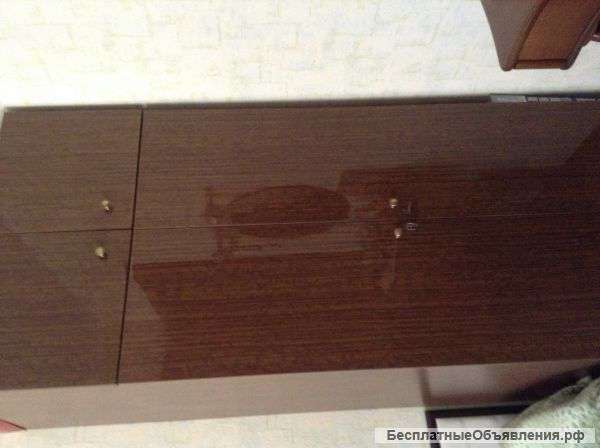 Шкаф двухстворчатый с антресолью