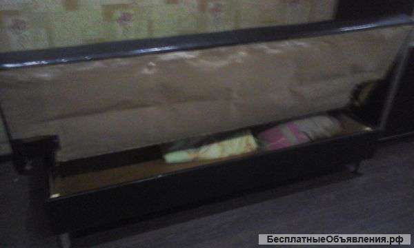 Диван кожаныи