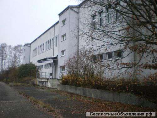 В Германии: немецкая фирма, большие комплекс с участком и квартира