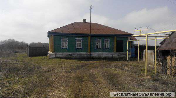 Жилой дом с земельным участком