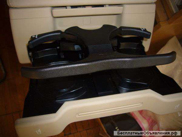 Подлокотник Audi A8D3 4E0885926B 9L9 бежевый