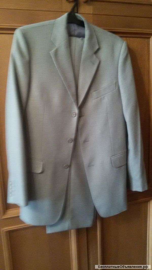 Мужской костюм новый. 48