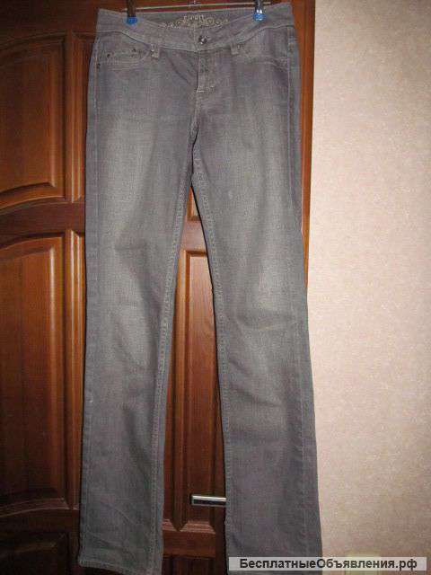 Esprit джинсы серые