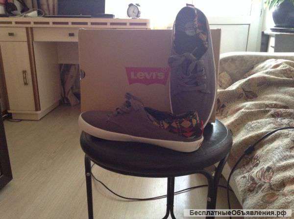 Новые оригинальные кеды LEVIS 42 размера