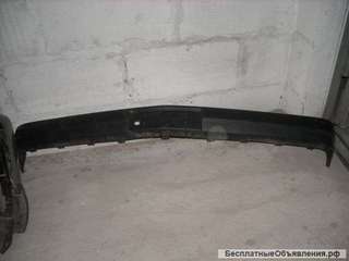 Накладка переднего бампера для Мерседес Бенц 201 кузов. Новая.