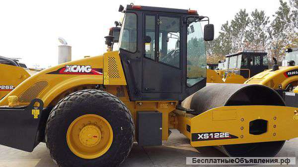 Грунтовый вибрационный каток XCMG XS122E