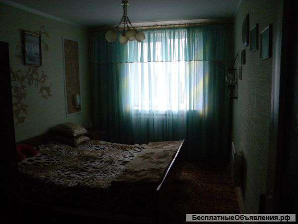 3-х комнатную квартиру в с. Золотое Поле (Крым, вблизи Феодосии).