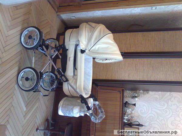 Красивая детская колляска