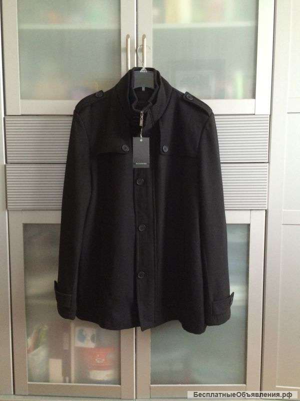 Новое, черное полу-пальто "Reserved", 50 размер