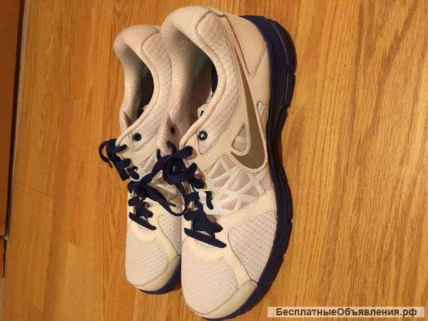 Кроссовки Nike Новые