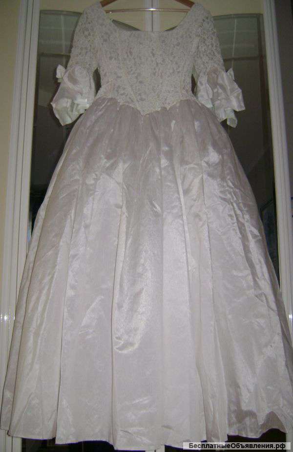 Свадебное платье р.44-46