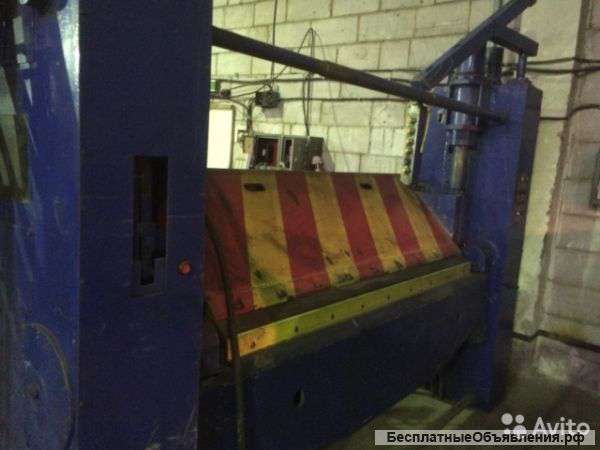 Пресс листогибочный с поворотной балкой