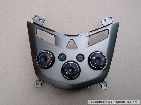 Панель управления климатом Chevrolet Aveo GM 95465996