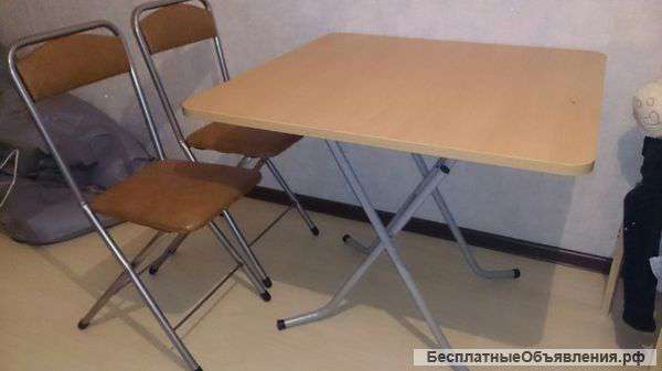 Стол и стулья