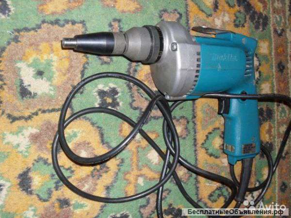 Электрошуруповерт Makita 6805BV