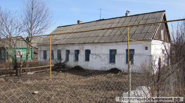 Жилой дом с земельным участком