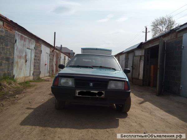 Автомобиль ваз - 21083