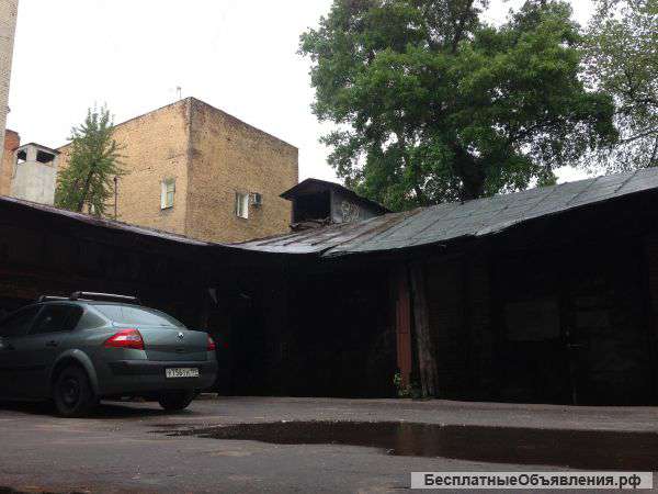 Часть отдельно стоящего здания под реконструкци