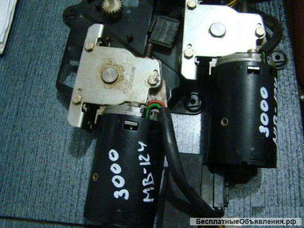 Mersedes-124 Мотор механизма люка