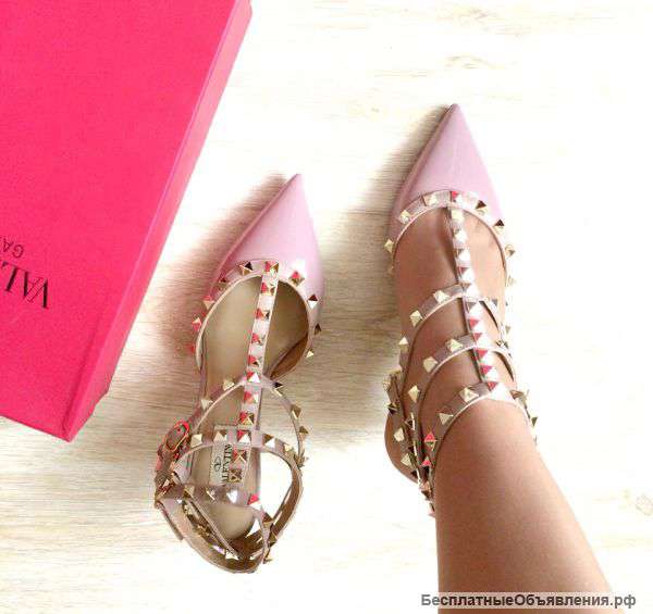 Женские летние лаковые туфли с шипами Valentino