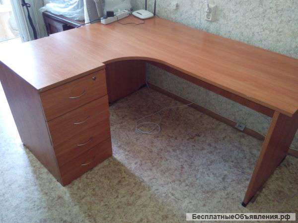 Стол офисный (угловой)