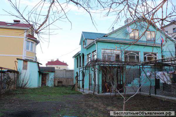Домовладение у моря в Севастополе