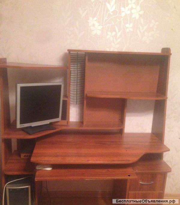 Компьютерный(письменный)стол