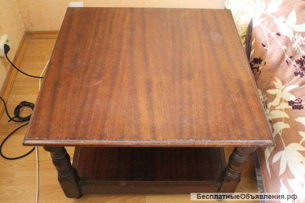 Журнальный столик