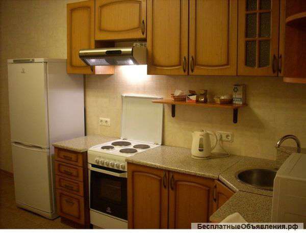 Сдаю на часы и сутки 1-комнатную квартиру на ул. Краснодонцев, 19/1