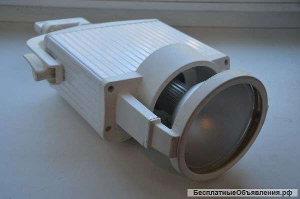 Светильник шинный (прожектор) Lival Hawk CDM-T 150