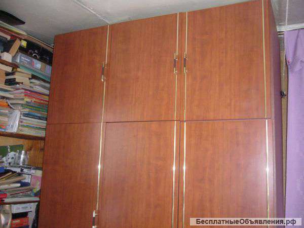 Шкаф 3-х дверный