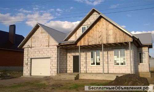 Коттедж с молодым садом