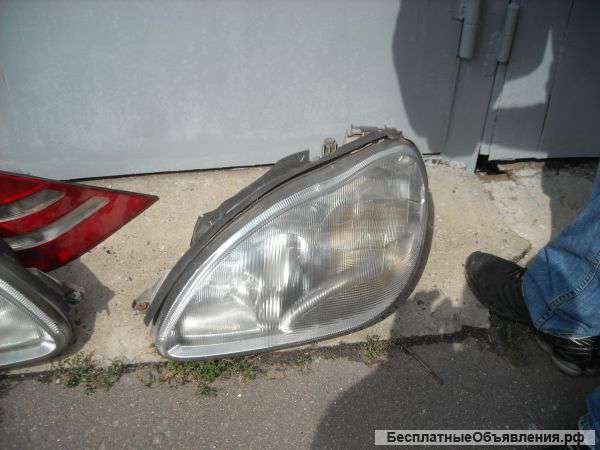 Фонарь задний левый для Мерседес Бенц 220