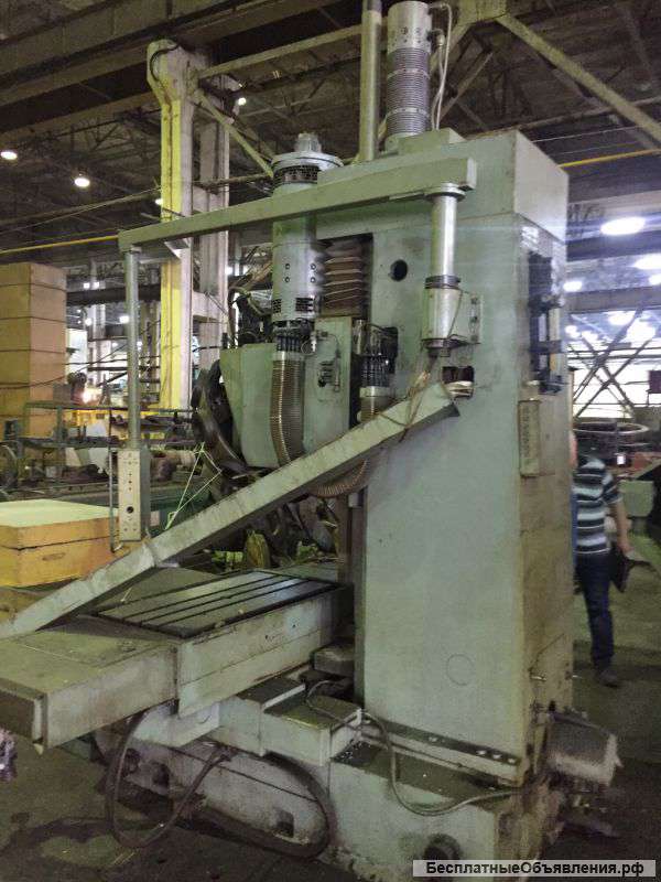 Б/у вертикально-фрезерный станок МА-655А2