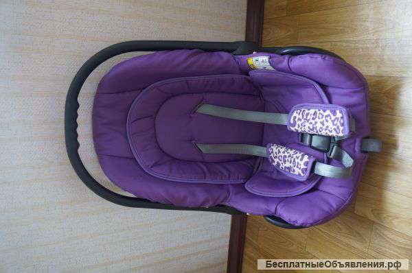 Коляска зипи 3 в одном в хорошем состояние