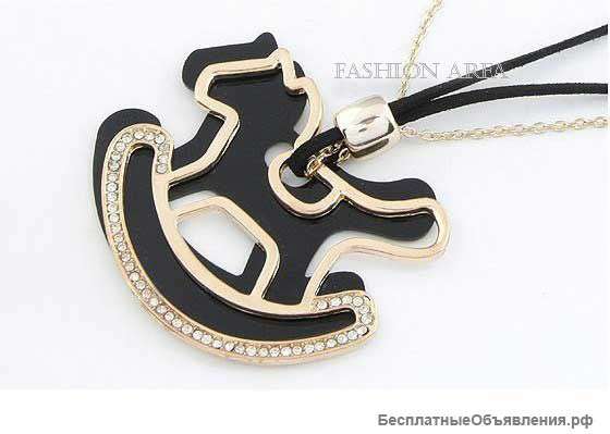 Подвеска Лошадка на цепочке, черный-золото N070