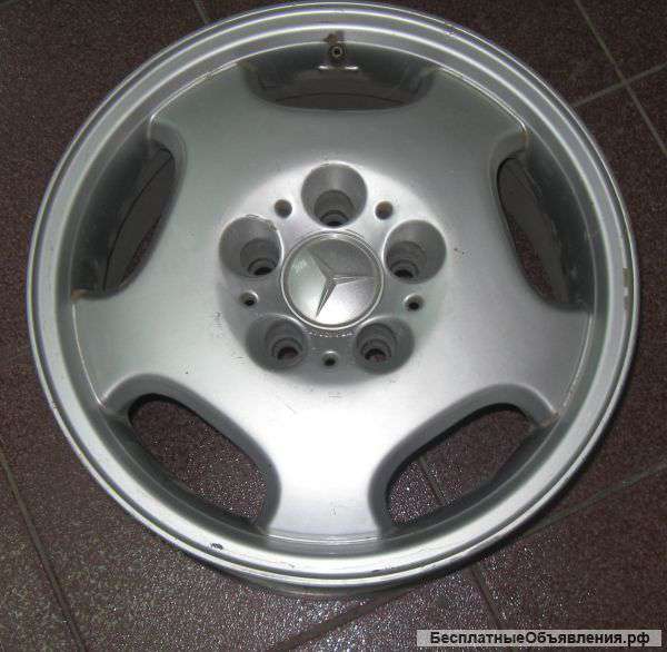 За 2000 руб 2 б/у диска легкосплавные для мерседес