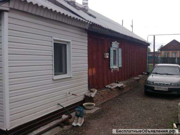 Дом в центре села Раевский по ул Свободы