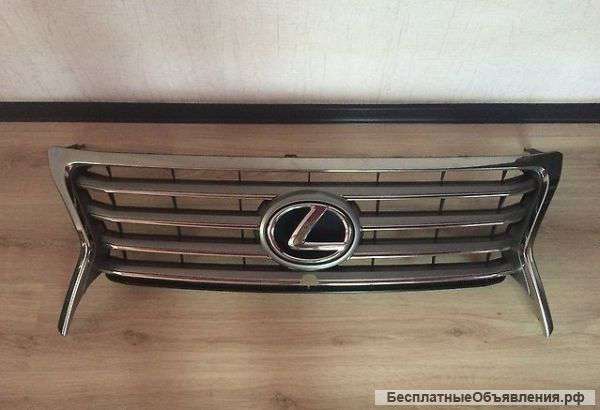 Решетка радиатора Lexus LX 570 с 2012 по 2015 год
