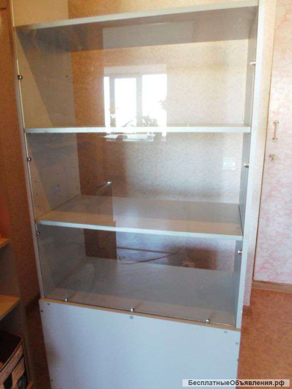 2шкафа и стол-прилавок