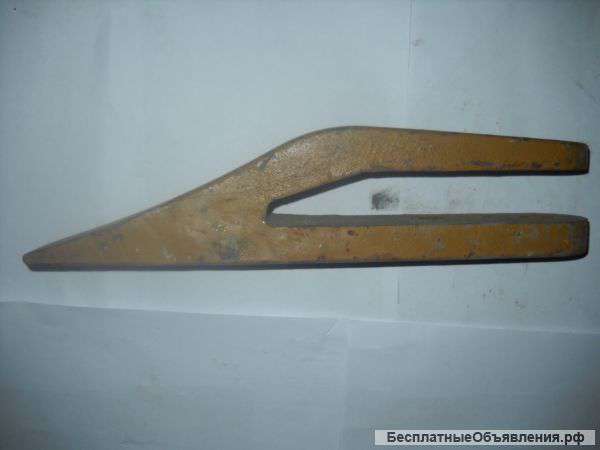 Зуб 511101D LG853.11.01-021 Longgong Lonking сдм855